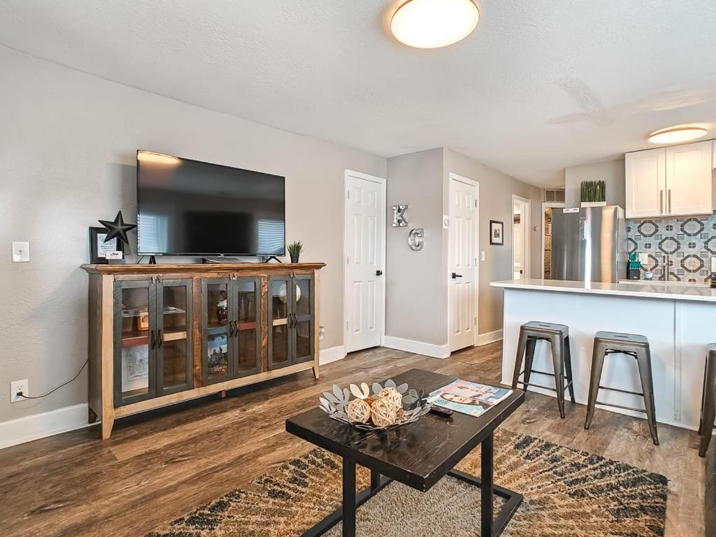 Вилла Heart Of Westport 1Br Канзас-Сити Экстерьер фото