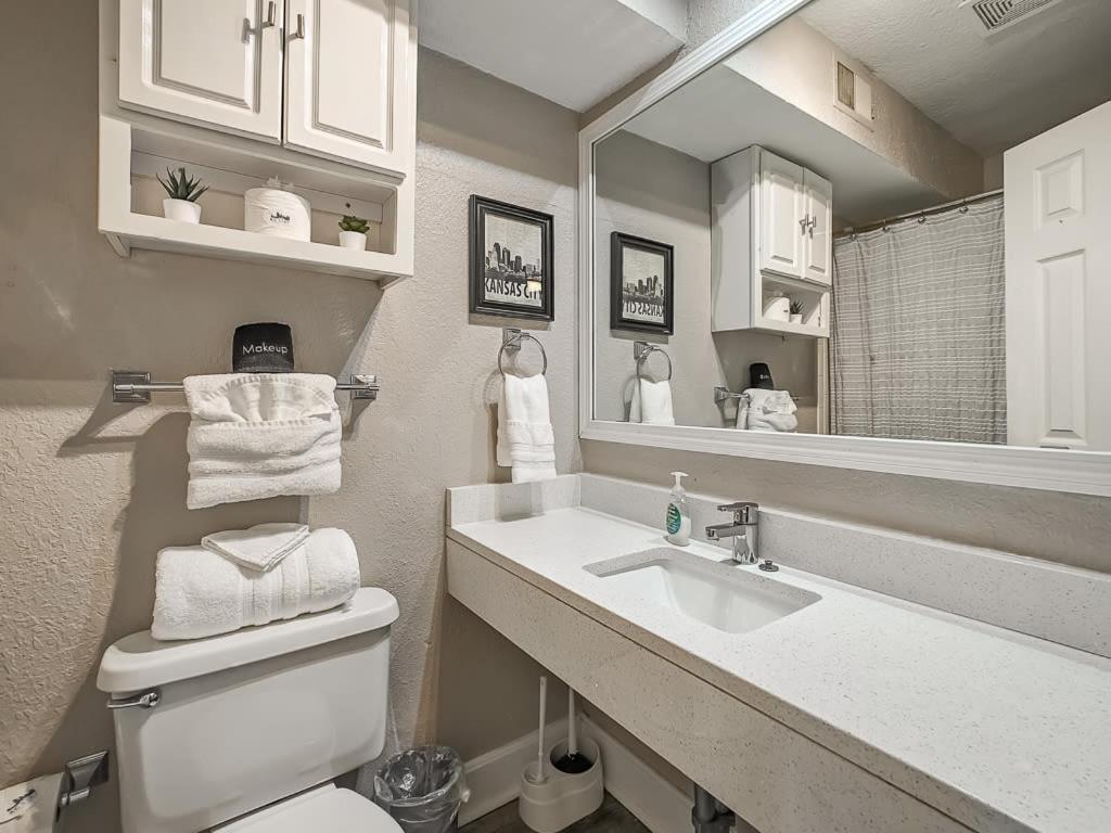 Вилла Heart Of Westport 1Br Канзас-Сити Экстерьер фото