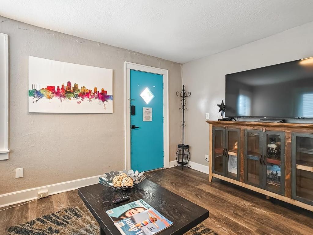 Вилла Heart Of Westport 1Br Канзас-Сити Экстерьер фото