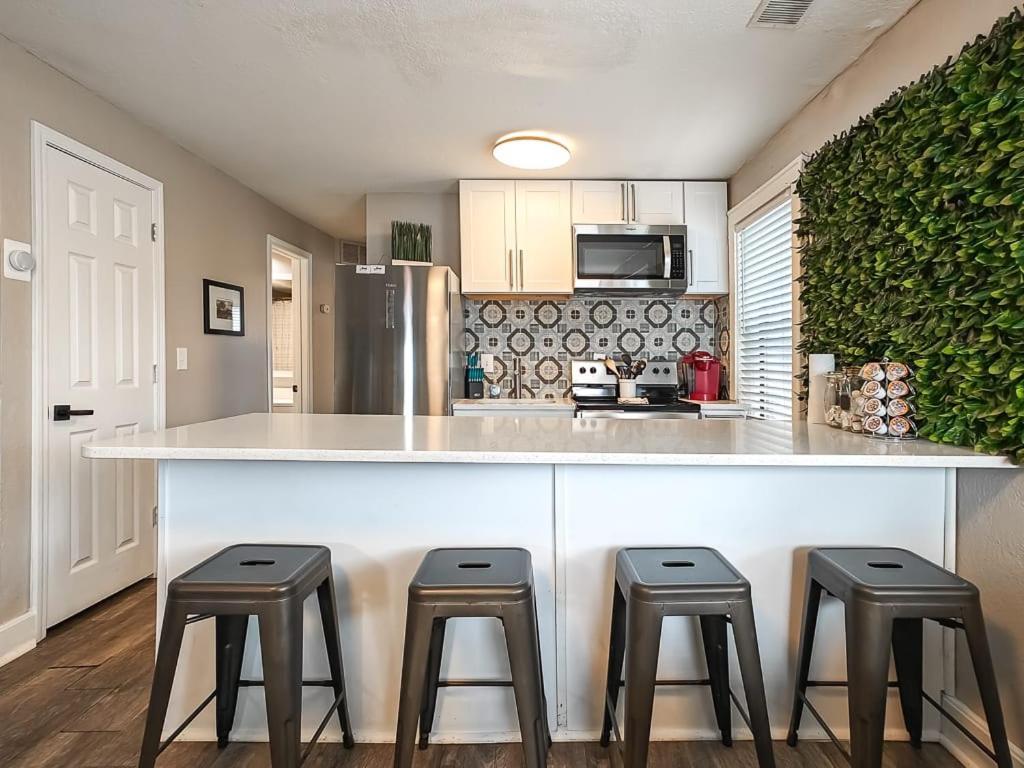 Вилла Heart Of Westport 1Br Канзас-Сити Экстерьер фото
